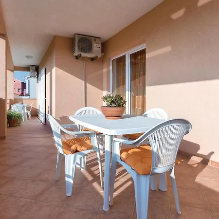 Apartment 2 Bedroom In *