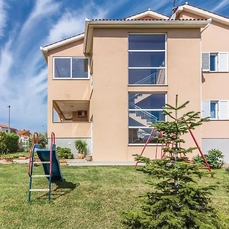 2 Bedroom In Apartment *