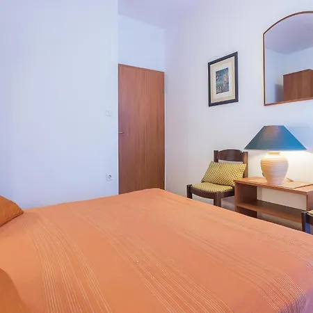 2 Bedroom In Apartment